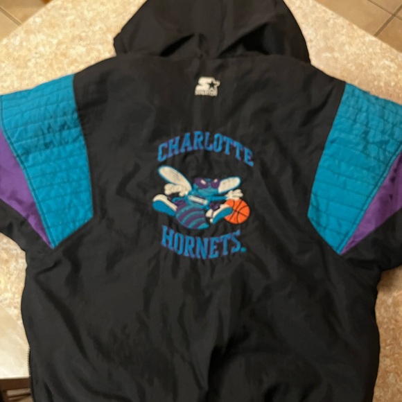 Official Vintage NBA Charlotte Hornets Starter Jacket - Picture 5 of 6